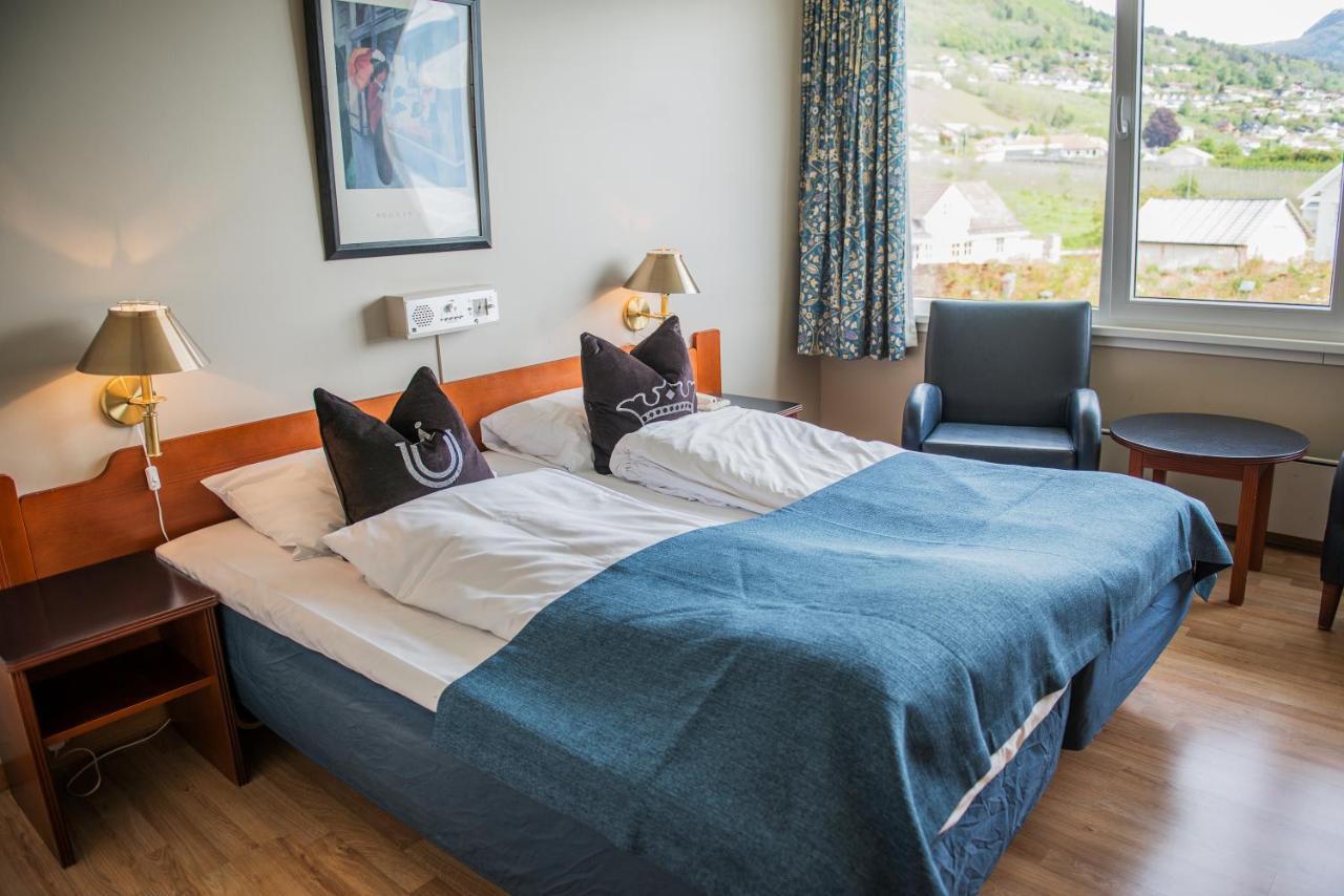 Leikanger Fjordhotel - Unike Hoteller Экстерьер фото