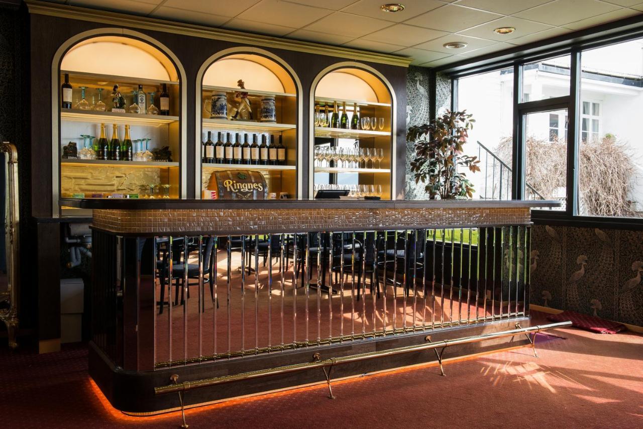 Leikanger Fjordhotel - Unike Hoteller Экстерьер фото