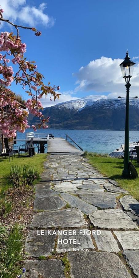Leikanger Fjordhotel - Unike Hoteller Экстерьер фото