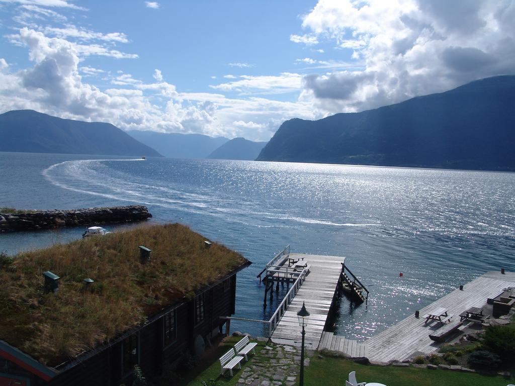Leikanger Fjordhotel - Unike Hoteller Экстерьер фото