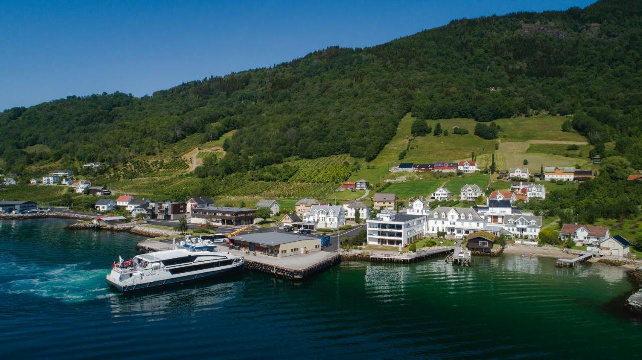 Leikanger Fjordhotel - Unike Hoteller Экстерьер фото