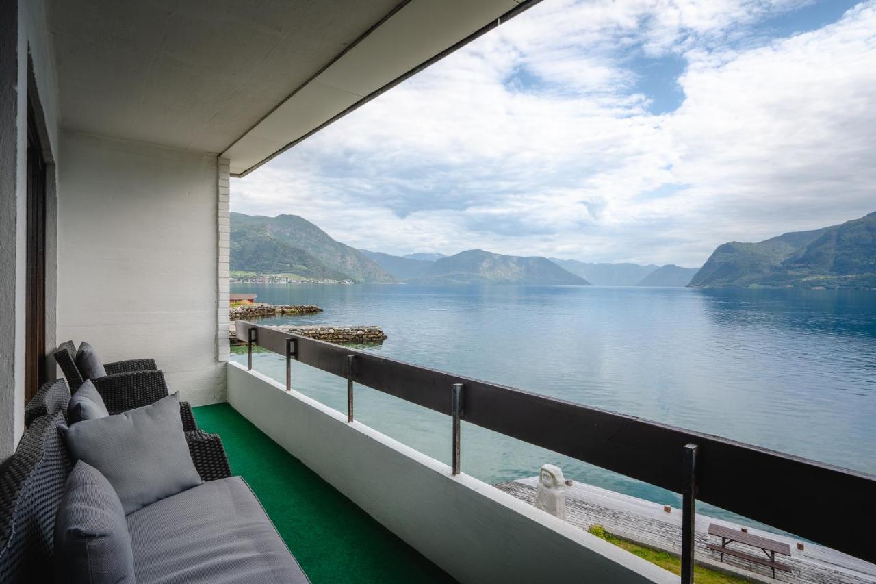 Leikanger Fjordhotel - Unike Hoteller Экстерьер фото