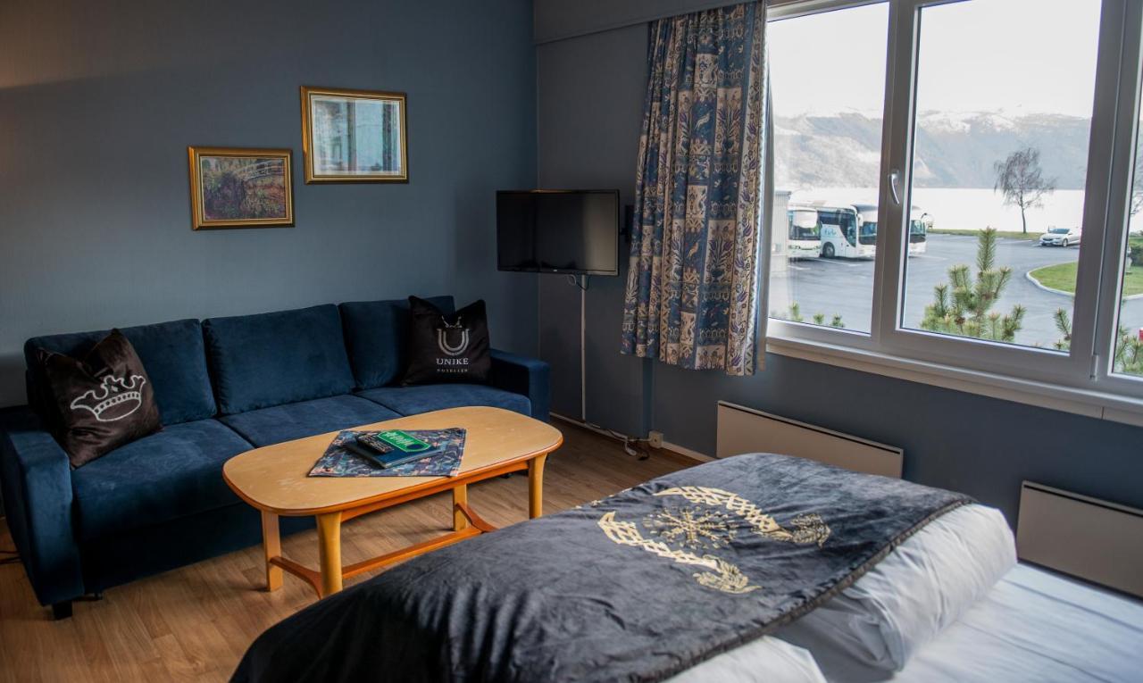 Leikanger Fjordhotel - Unike Hoteller Экстерьер фото